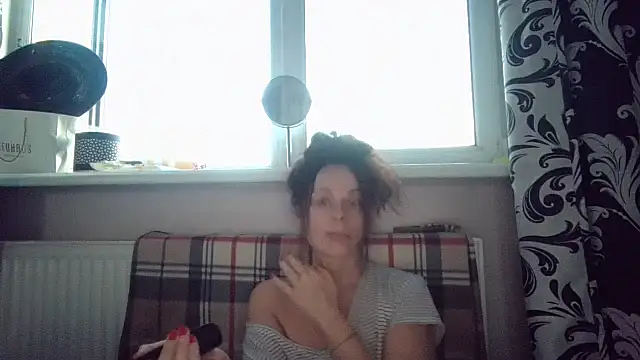 LindaStarS online show from May 15, 2026, 5:31 pm
