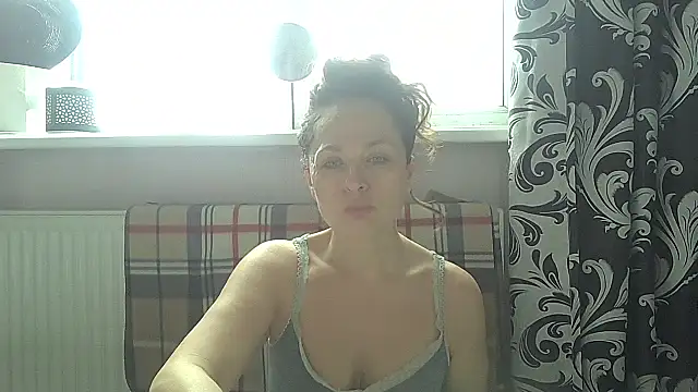 LindaStarS online show from May 20, 2026, 11:05 am
