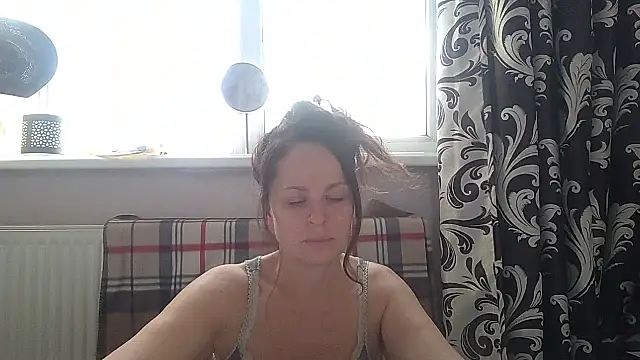 LindaStarS online show from May 21, 2026, 4:25 pm