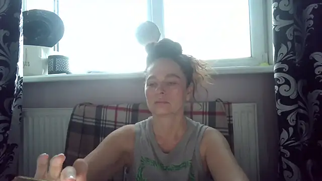 LindaStarS online show from May 31, 2026, 6:09 pm