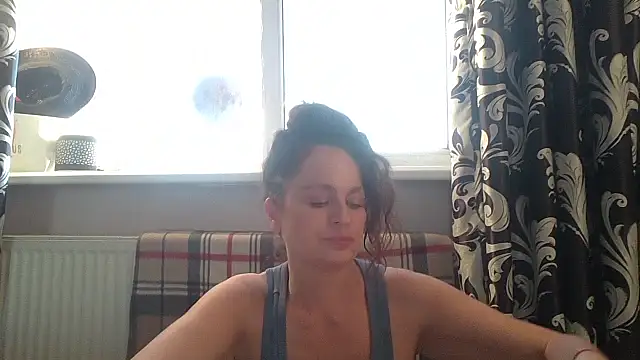 LindaStarS online show from June 13, 2026, 5:11 pm