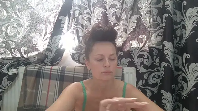 LindaStarS online show from June 19, 2026, 11:25 am