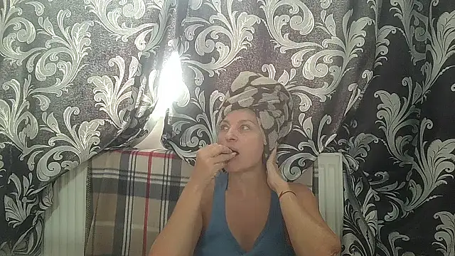 LindaStarS online show from July 9, 2026, 11:58 am