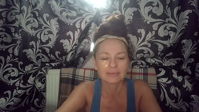 LindaStarS online show from July 10, 2026, 4:06 am