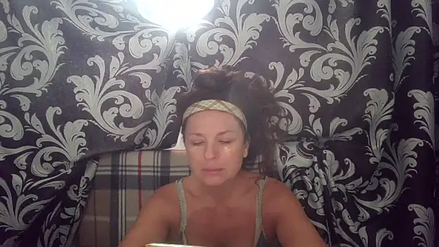 LindaStarS online show from July 20, 2026, 4:27 am