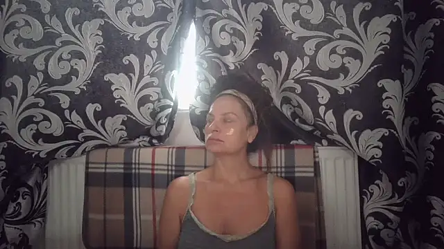 LindaStarS online show from July 21, 2026, 5:54 am