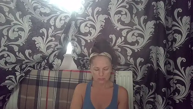LindaStarS online show from July 23, 2026, 7:17 am