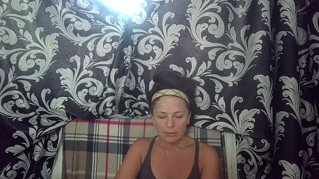 LindaStarS online show from July 27, 2026, 4:19 am