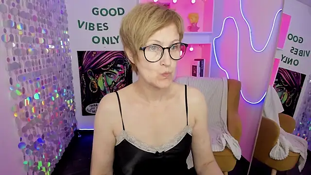 Paris Cherry online show from July 26, 2026, 12:56 pm