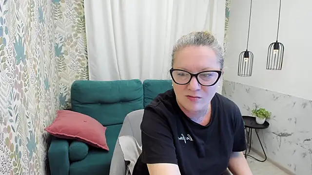 LeaPure online show from June 21, 2026, 5:10 am