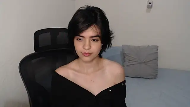 mia collins x online show from July 7, 2026, 12:24 am