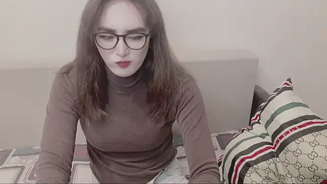 MinniMaksy online show from July 6, 2026, 10:23 pm