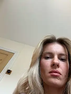 DollyDripp online show from May 8, 2026, 10:09 am