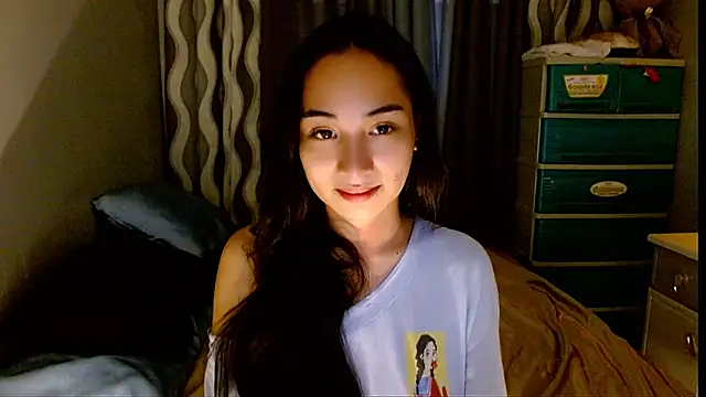 SweetLilly 18 online show from June 29, 2026, 7:03 am