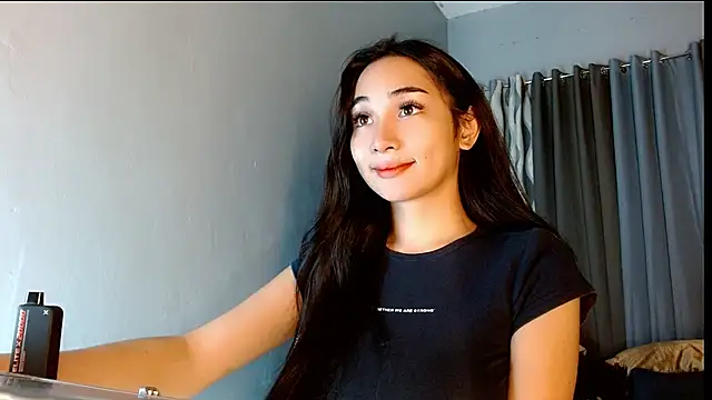 SweetLilly 18 online show from July 18, 2026, 3:11 am