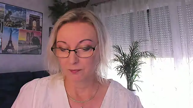vanessa chat online show from July 12, 2026, 1:13 pm