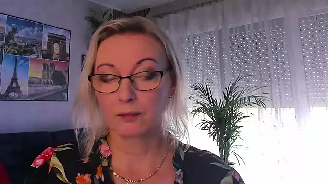 vanessa chat online show from July 19, 2026, 1:15 pm