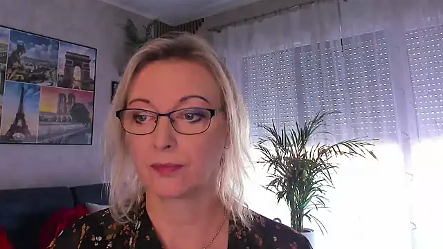 vanessa chat online show from July 28, 2026, 2:13 pm