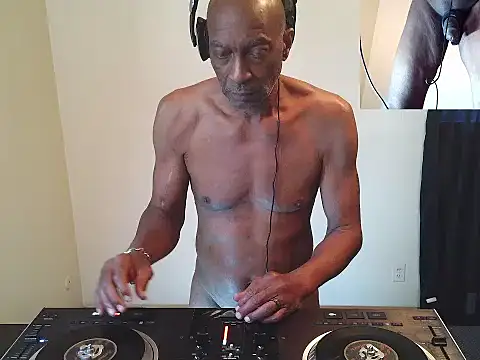 longdick4you8686 online show from July 14, 2026, 10:59 pm