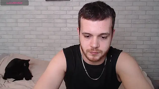 Alexxx horny online show from April 23, 2026, 1:46 pm