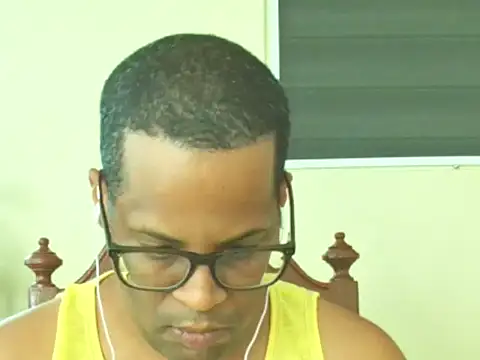 Snapshot of thesugar32 chatting on April 22, 2026, 12:50 pm thesugar32 online show from April 22, 2026, 12:50 pm