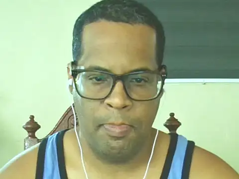 Snapshot of thesugar32 chatting on April 28, 2026, 12:21 pm thesugar32 online show from April 28, 2026, 12:21 pm