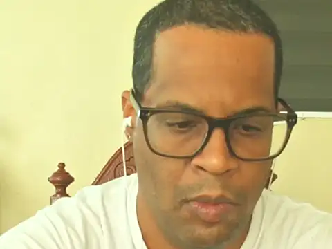 Snapshot of thesugar32 chatting on May 23, 2026, 12:53 pm thesugar32 online show from May 23, 2026, 12:53 pm