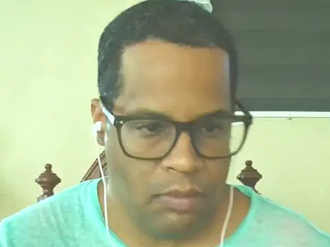 Snapshot of thesugar32 chatting on June 6, 2026, 12:43 pm thesugar32 online show from June 6, 2026, 12:43 pm