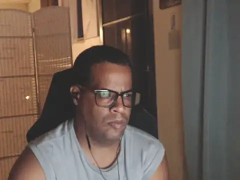 Snapshot of thesugar32 chatting on June 9, 2026, 3:18 am thesugar32 online show from June 9, 2026, 3:18 am