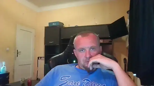 MrWhitePL online show from June 4, 2026, 4:46 pm