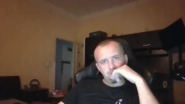 MrWhitePL online show from July 31, 2026, 6:18 pm