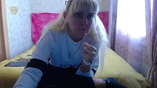 SunnySylvia online show from June 1, 2026, 5:53 am