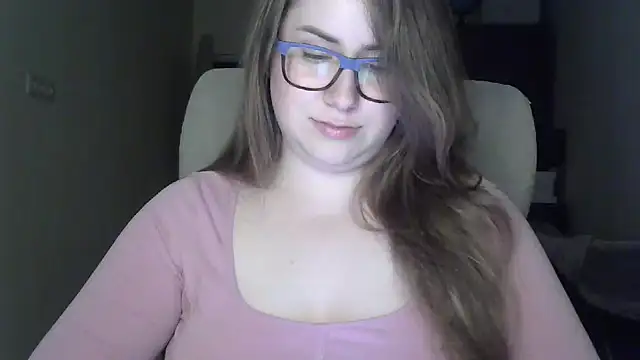 Snapshot of SeasonalSomeone chatting on June 27, 2026, 10:26 pm SeasonalSomeone online show from June 27, 2026, 10:26 pm