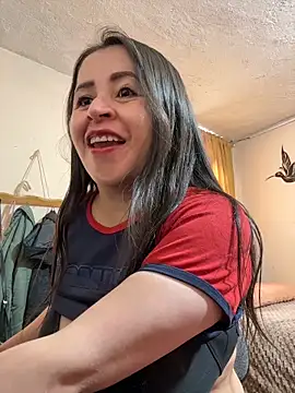 latinfemale online show from June 15, 2026, 9:06 pm