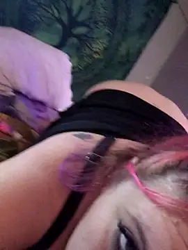 PinkyMarie0729 online show from November 10, 2025, 8:02 am