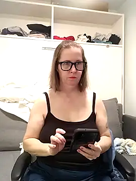 SweetandNaughty1 online show from June 11, 2026, 9:46 pm