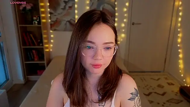 MilenaSaint online show from June 30, 2026, 3:40 am