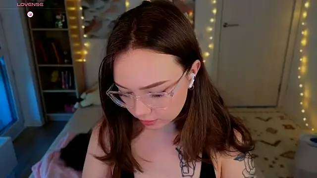 MilenaSaint online show from July 17, 2026, 3:35 am