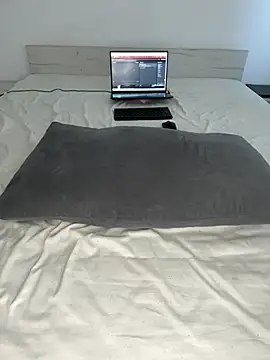 Anal Top online show from June 18, 2026, 4:46 am