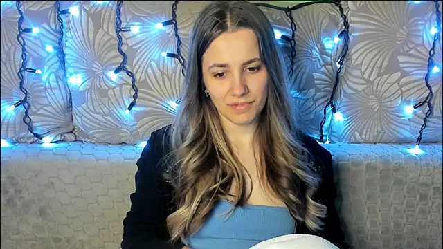 Snapshot of MaggieCake chatting on April 28, 2026, 2:49 am MaggieCake online show from April 28, 2026, 2:49 am