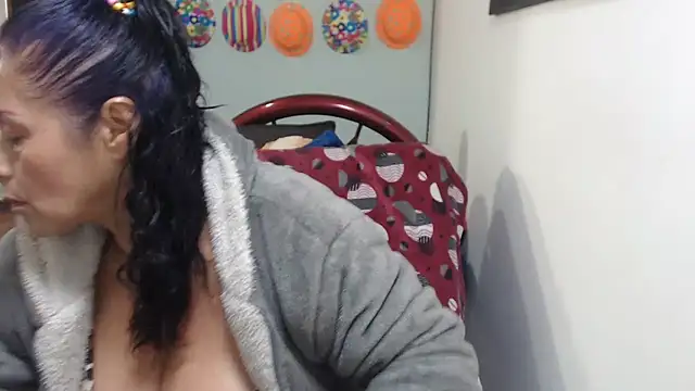 sexytitshot126 online show from June 27, 2026, 5:18 pm