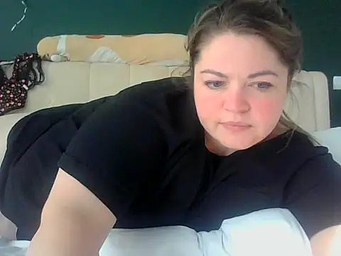 cute  cherry online show from July 28, 2026, 3:21 pm