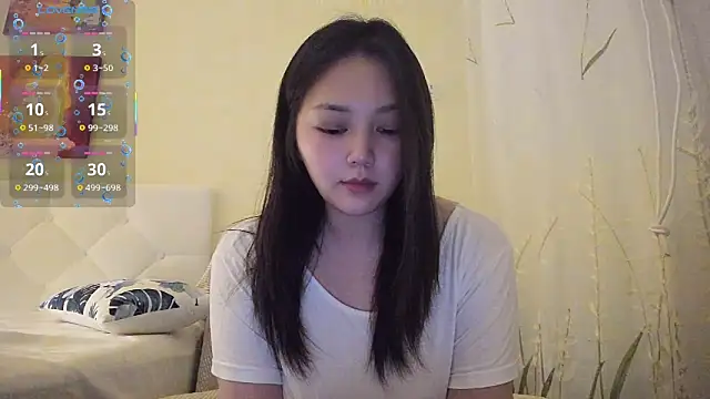 small Eva online show from June 15, 2026, 3:36 pm