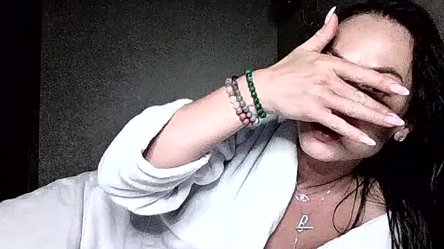 JulianaGold1 online show from July 2, 2026, 8:26 pm
