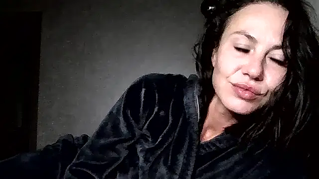 JulianaGold1 online show from July 11, 2026, 10:55 pm