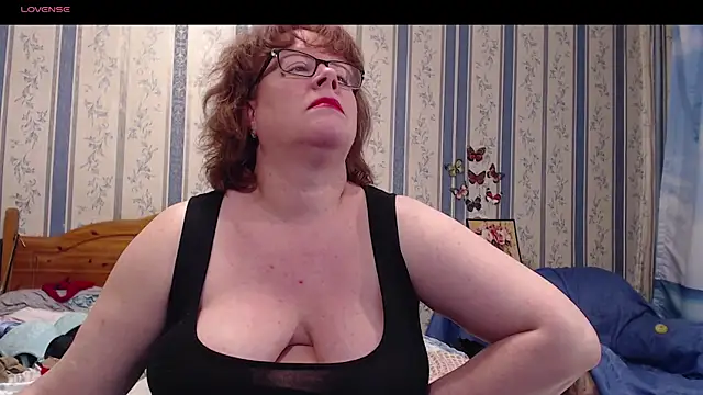 Snapshot of AMARILLIS chatting on July 7, 2026, 5:17 pm AMARILLIS online show from July 7, 2026, 5:17 pm