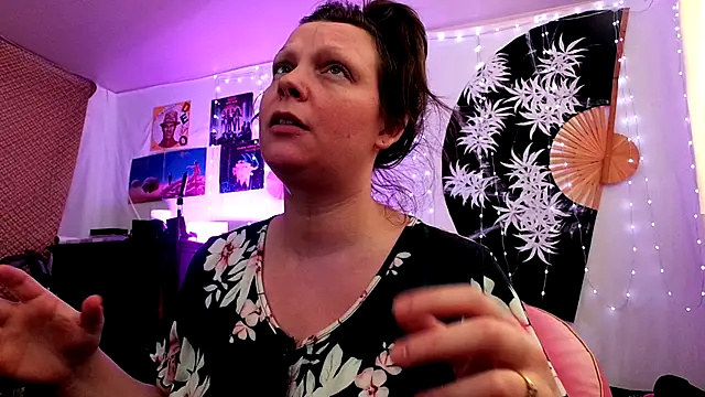 GamerGirlRoxyAndLee online show from July 16, 2026, 8:59 pm
