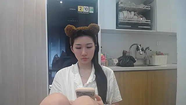Asiagirll online show from June 28, 2026, 2:17 am