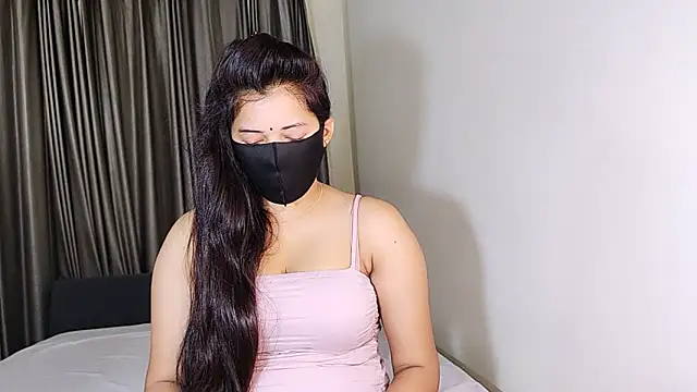 YourLovelyQueen online show from December 8, 2024, 5:29 am