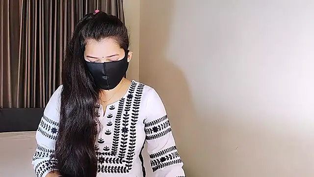 YourLovelyQueen online show from March 12, 2025, 2:20 am